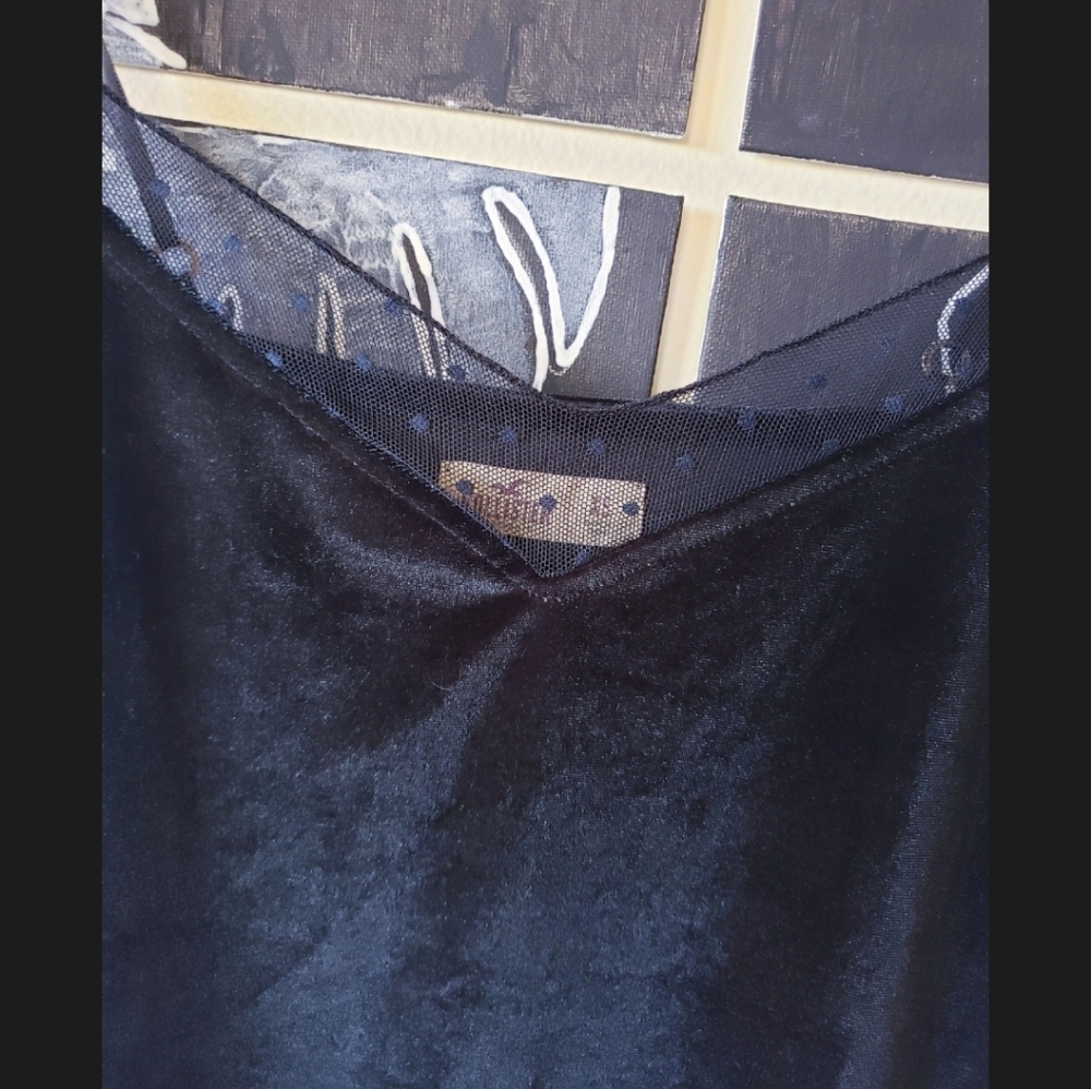 Top - Picture 2 of 2